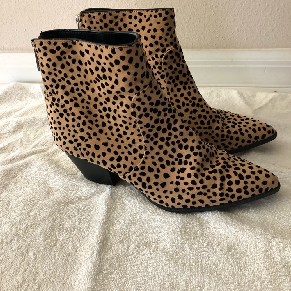 Quipid Leopard Print Faux Suede Ankle Boots *WORN ONCE*  Size 8 Slight heel